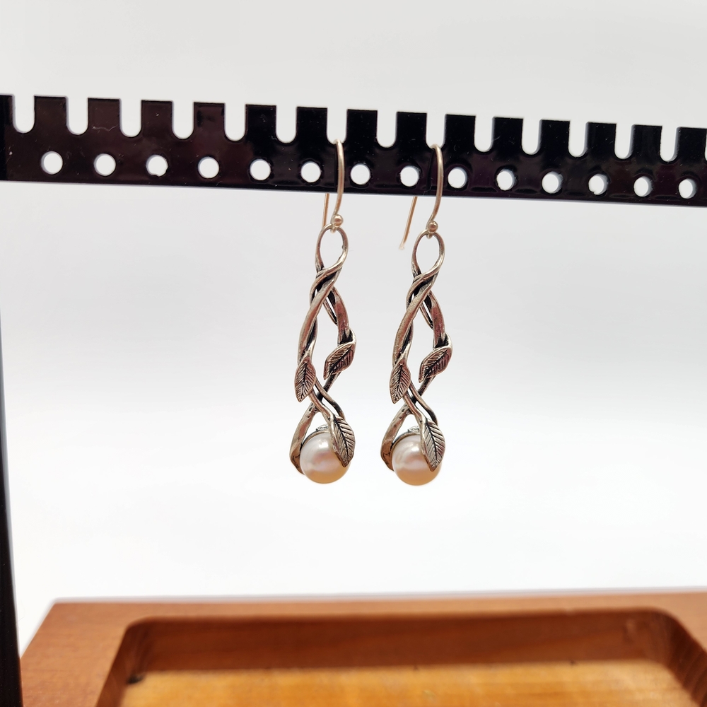 Zuman Jewelry ISRAEL 925 STERLING Dangle EARRINGS 8MM Freshwater Pearl 2" HOOK